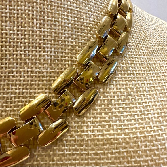 Vintage Gold Tone Collar Chain Statement Necklace, flat lay - Picture 4 of 11